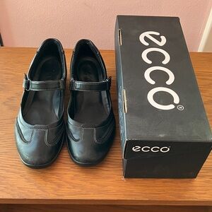 Ecco Elegant Black Mary Jane Footwear